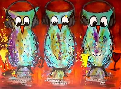 Drei Eulen mit Kopfhöhrern